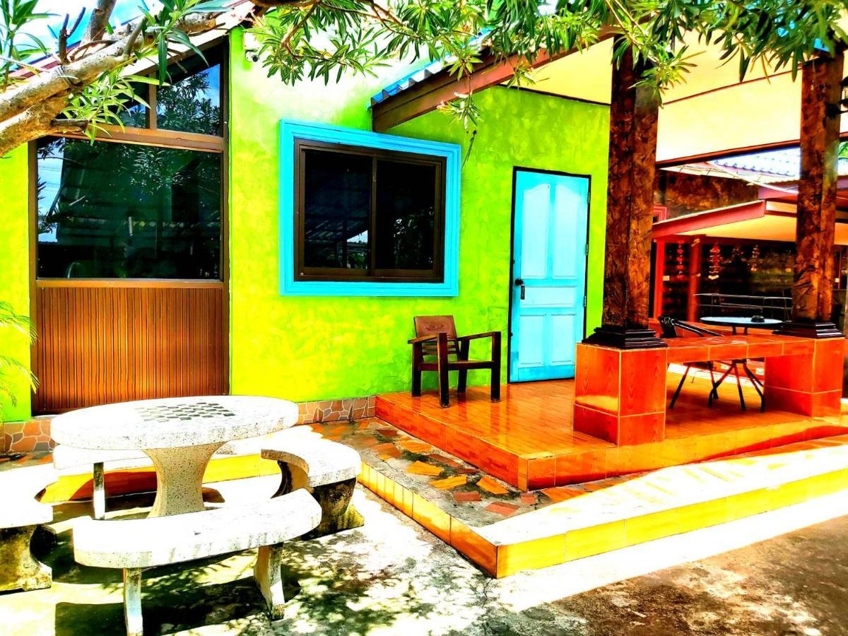 Wilailak Bungalow @ Koh Srichang Ко-Сичанг Экстерьер фото